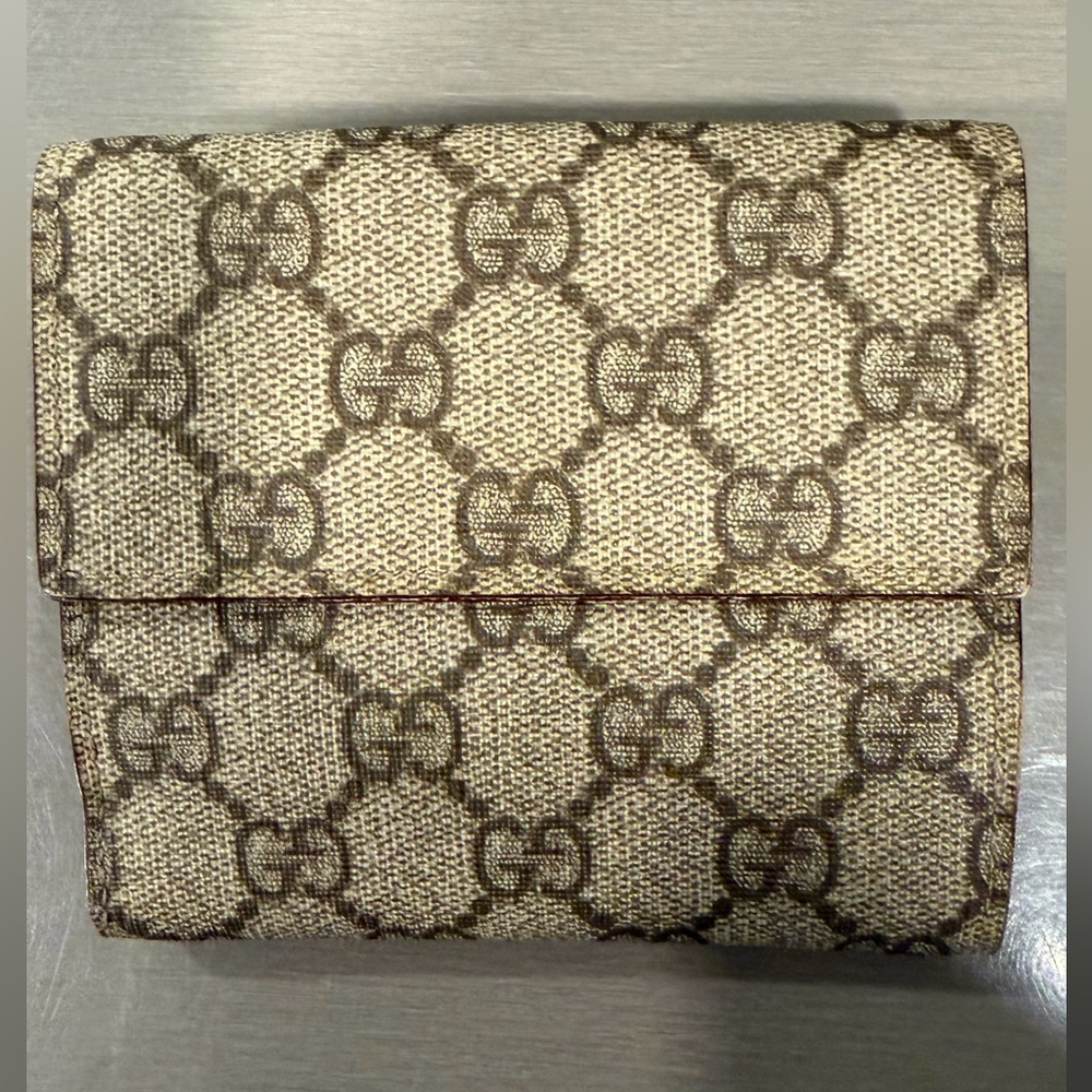 Gucci Beige and Brown Monogram Wallet - Picture 1 of 9